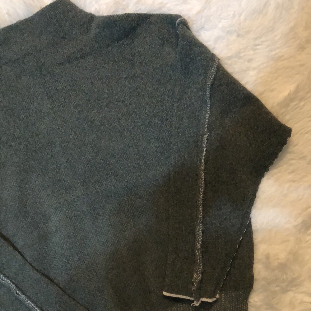Sweater - Picture 2 of 3
